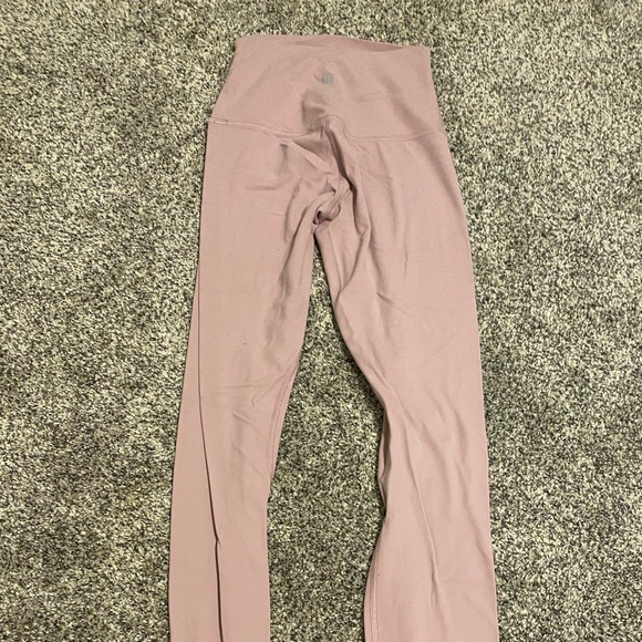 sold|||| LULULEMON LEGGINGS CLEAN OUT!!!! - Picture 10 of 10